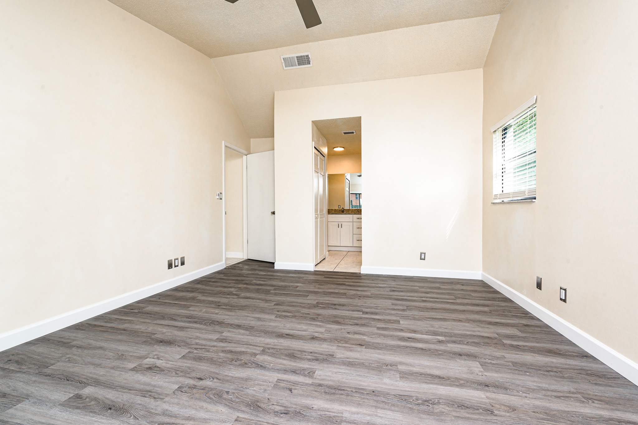 4 Baywood Drive